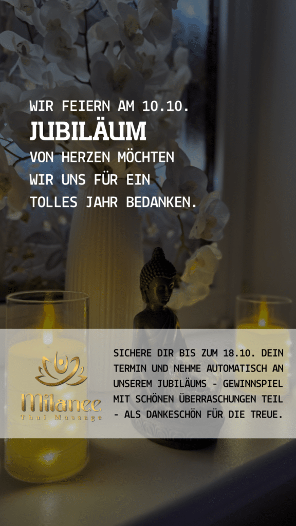 Kerzen, Orchideen und eine Buddha-Figur auf einer Kommode im Studio von Milanee Thaimassage; im Vordergrund das goldene Milanee-Logo und Text zum Jubiläum.