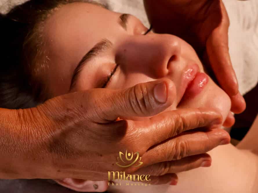 Entspannende Gesichtsmassage bei Milanee Thaimassage in Nürnberg
